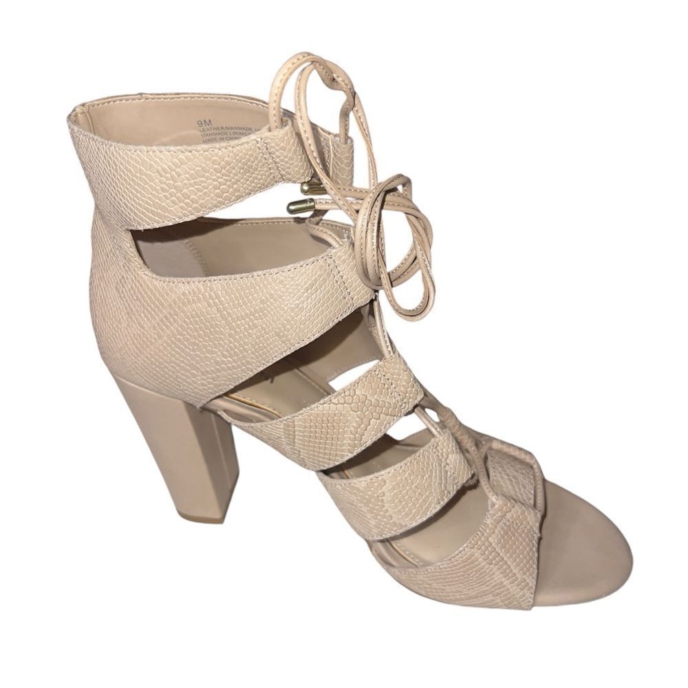 Women's Gianni Bini Beige Sandals Size 9M